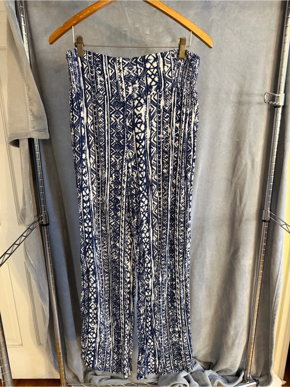 Women's Navy and White Patterned Wide-Leg pants